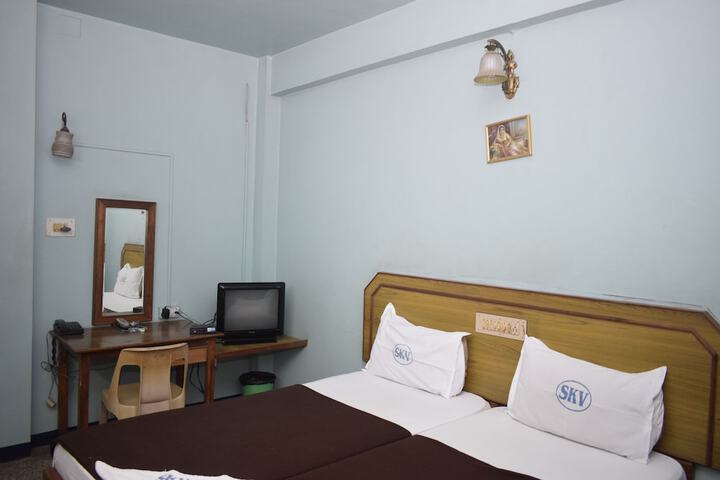 Room 11 of 20