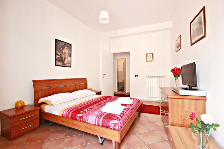 Room 4 of 22
