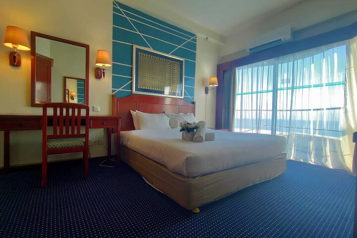 Room 65 of 650