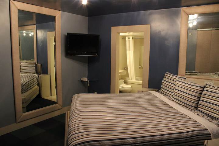 Room 5 of 19