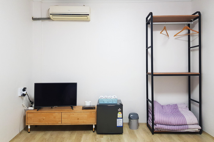 Room 10 of 17