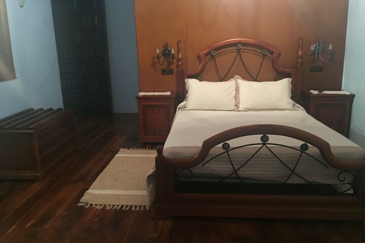 Room 6 of 25