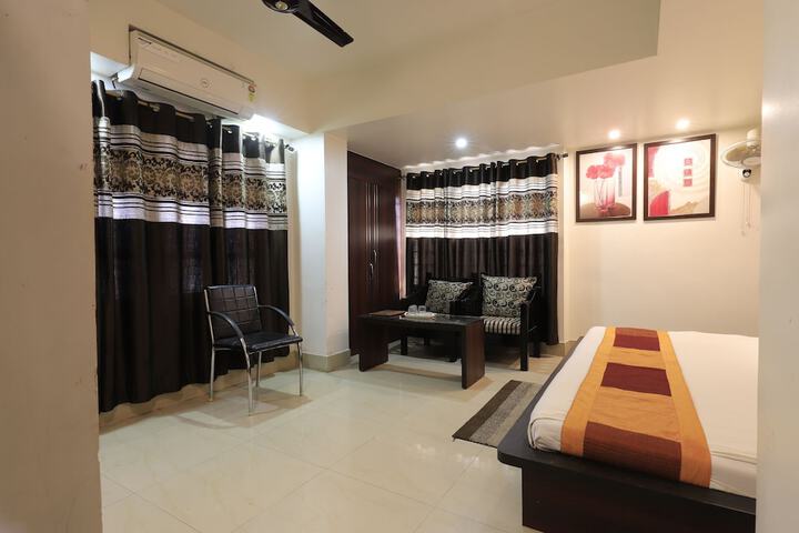 Room 9 of 20