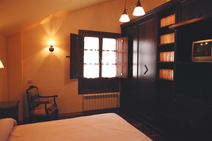 Room 13 of 36