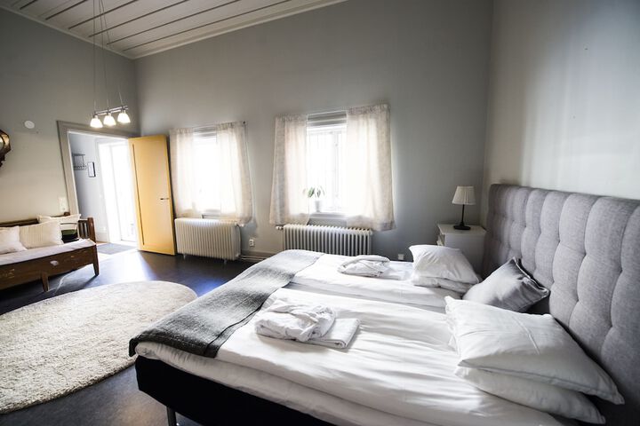 Room 3 of 52