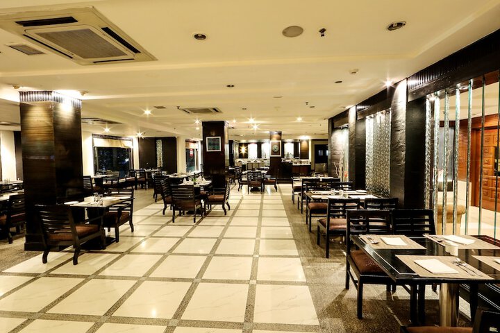 Dining 46 of 95