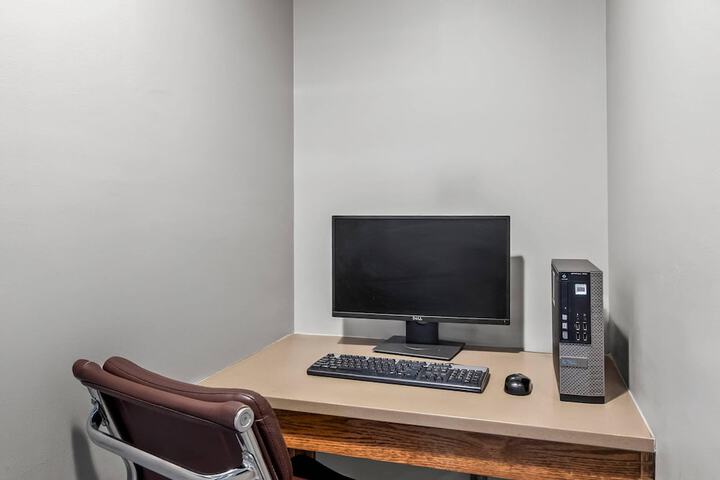 Business Center 59 of 64