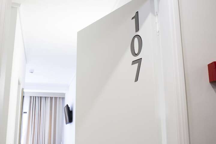 Room 11 of 27