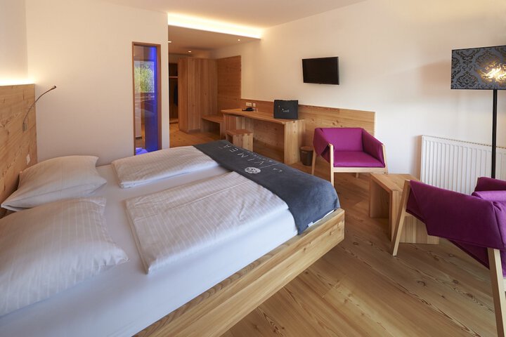 Room 5 of 44