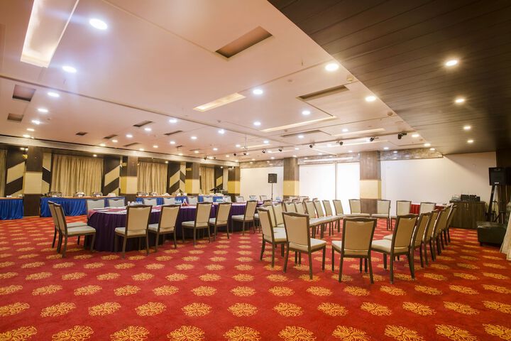 Ballroom/Hall 26 of 30