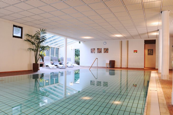 Pool 16 of 19