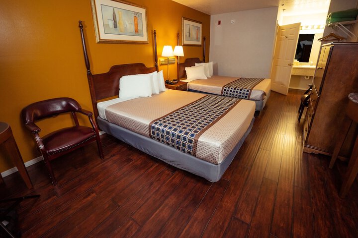 Room 14 of 83