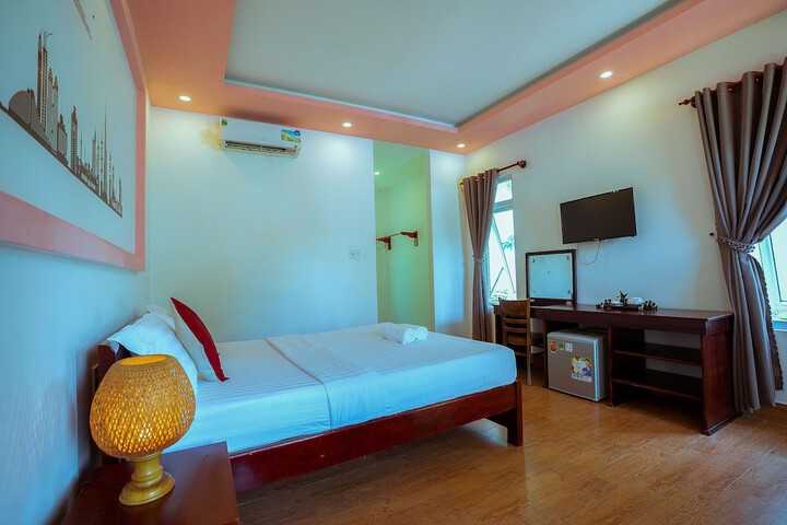 Room 2 of 29