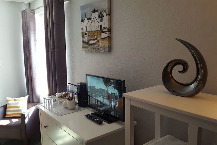 Room 17 of 39