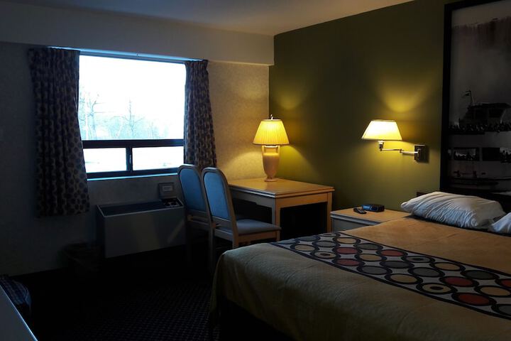 1 King Bed (12 of 12)