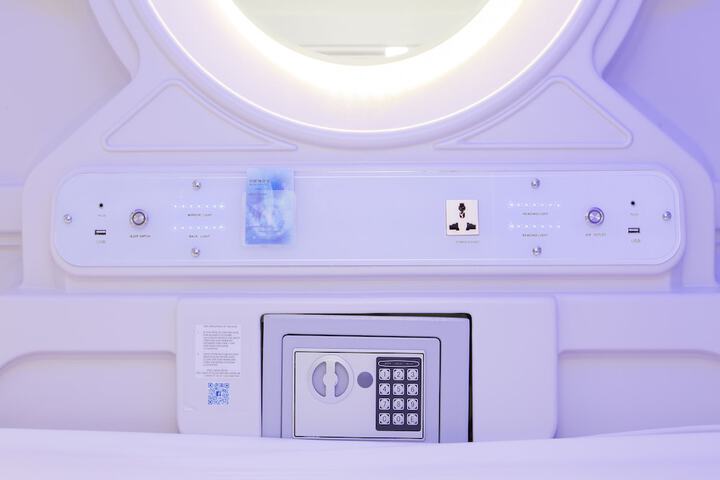 Room 4 of 20