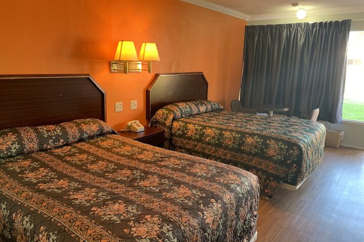 Room 6 of 30
