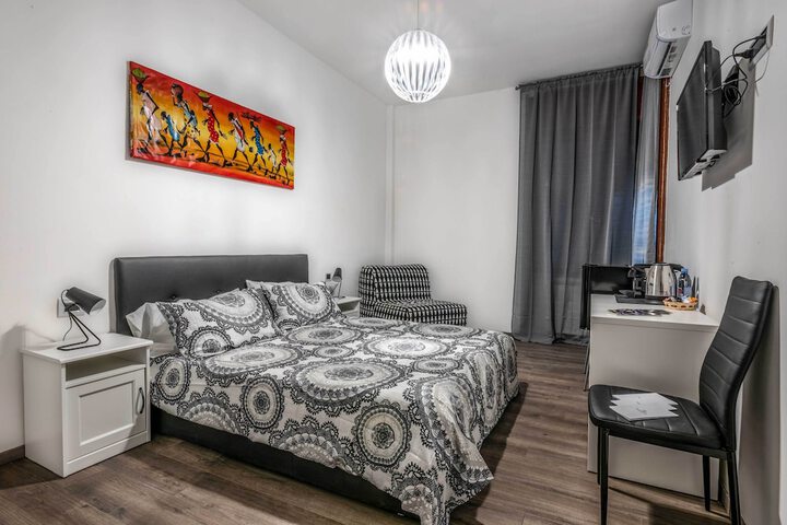 Room 4 of 14