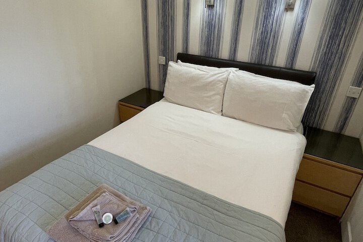 Room 28 of 141