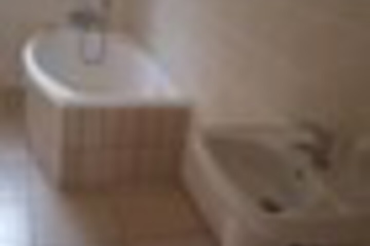 Room 122 of 171