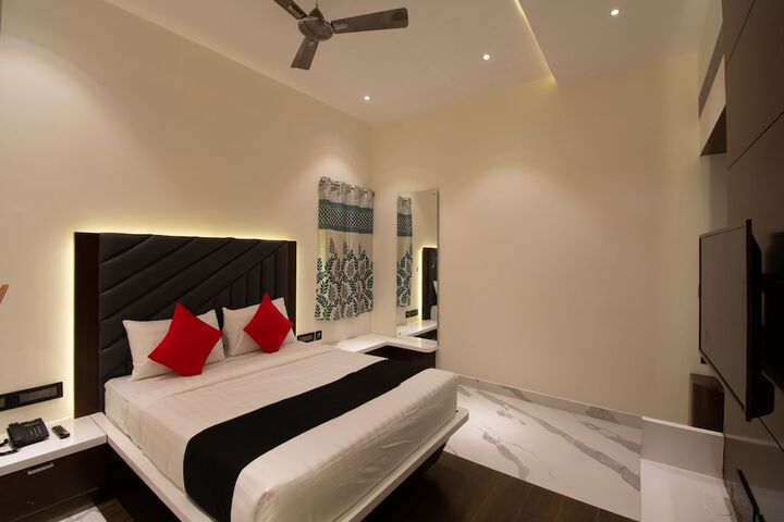 Capital O 23618 Hotel Royal Benza