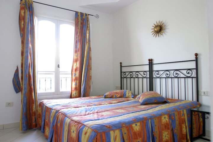 Room 3 of 16