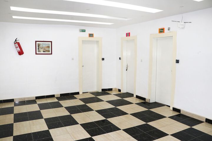 Ballroom/Hall 27 of 31
