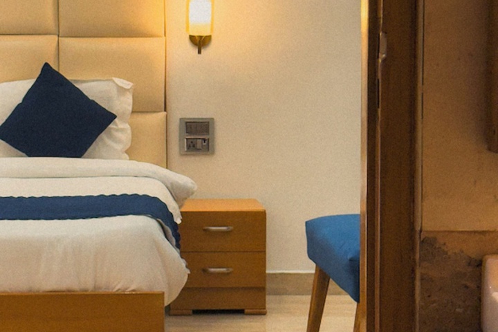 Room 16 of 52
