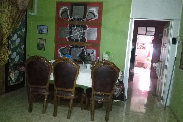 Room 9 of 18