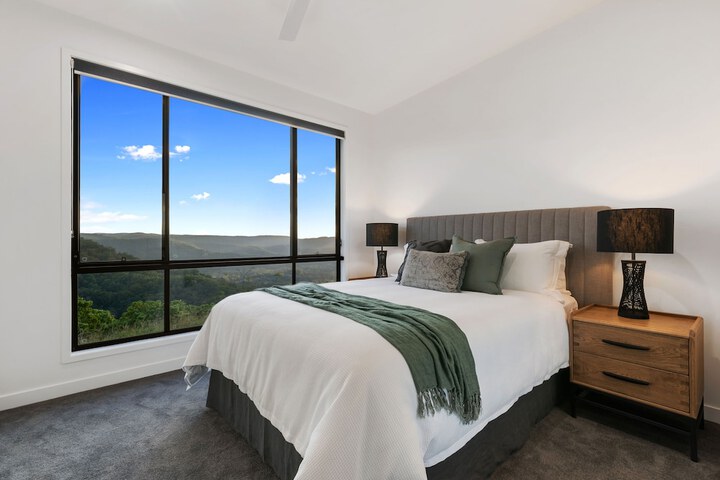 Room 3 of 52