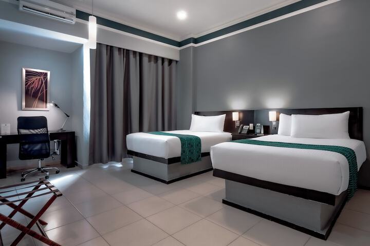 Room 35 of 166