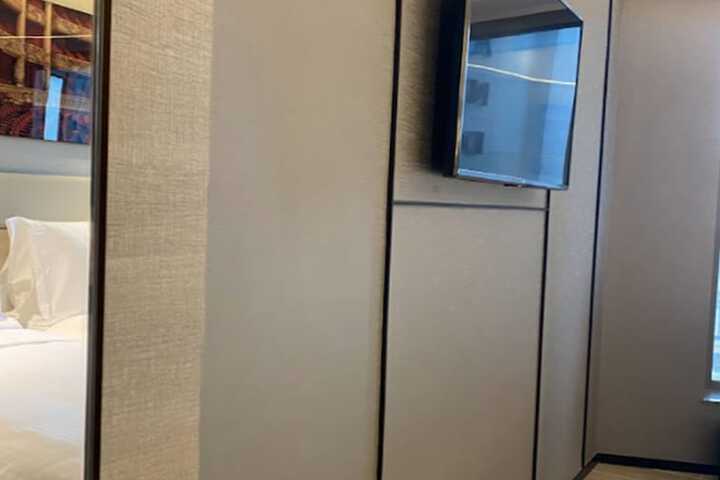Room 12 of 40