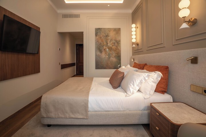 Room 10 of 48