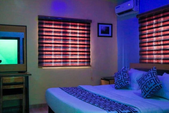 Room 7 of 42
