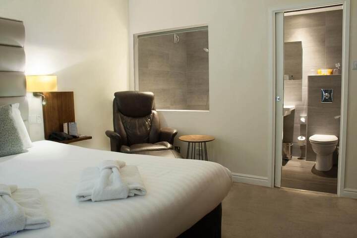 Room 14 of 66