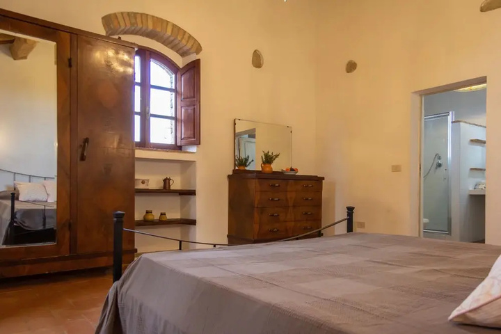Room 6 of 26