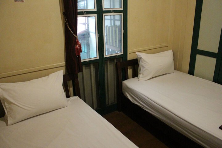 Room 2 of 115
