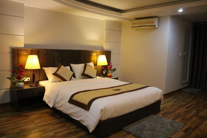 Room 9 of 22