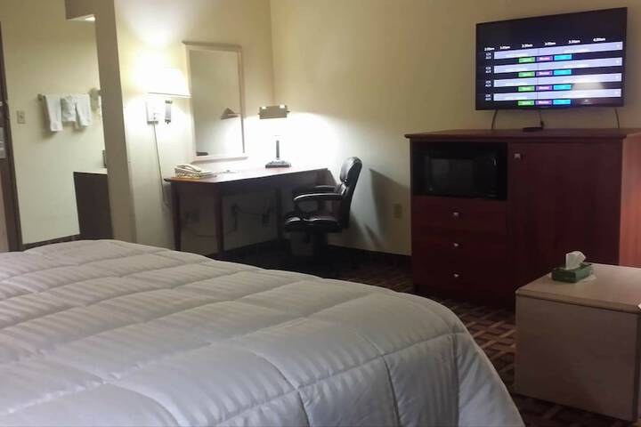 1 King Bed (7 of 20)