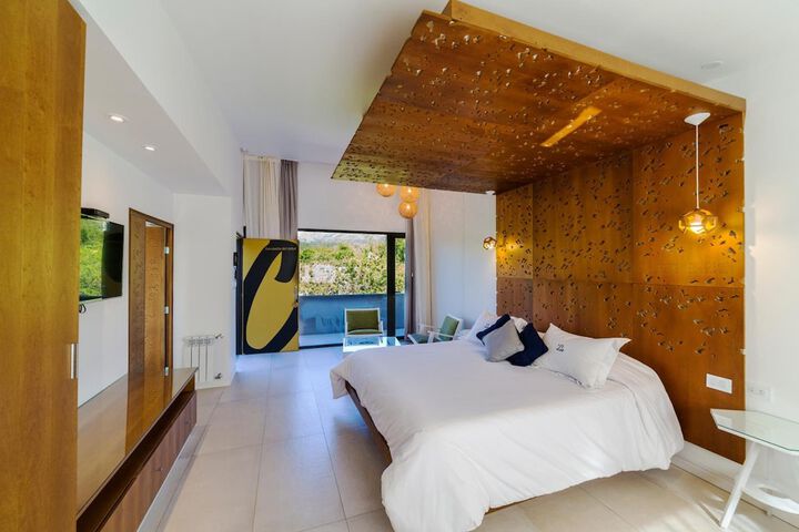 Room 15 of 67