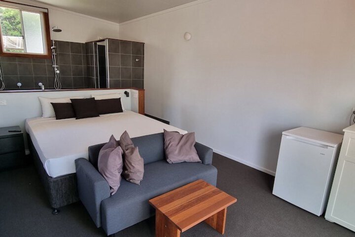 Room 11 of 42