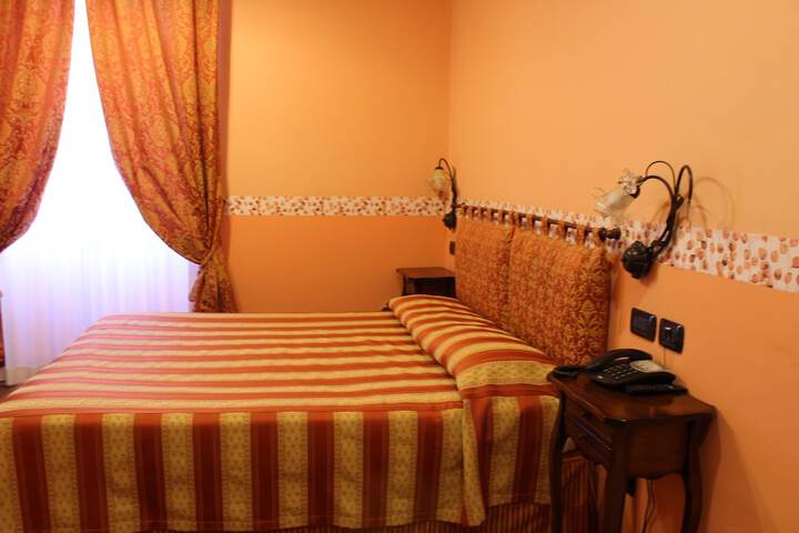 Room 30 of 53