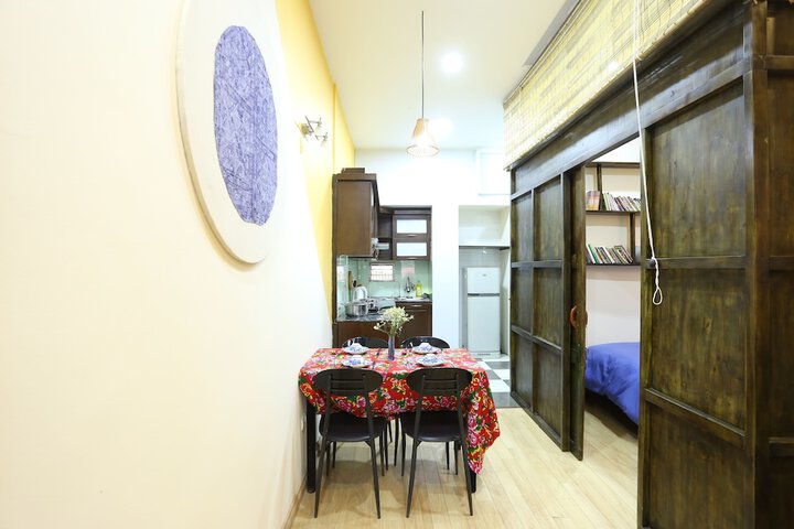 Room 5 of 12