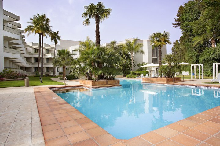 Pool Hotel