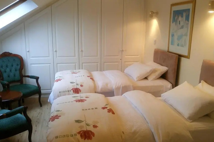 Room 3 of 17
