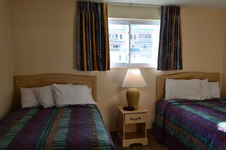 Room 12 of 27