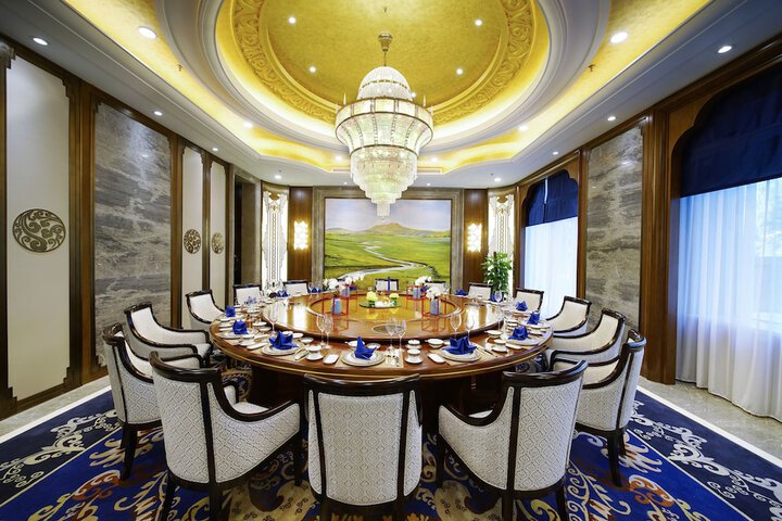 Dining 16 of 23