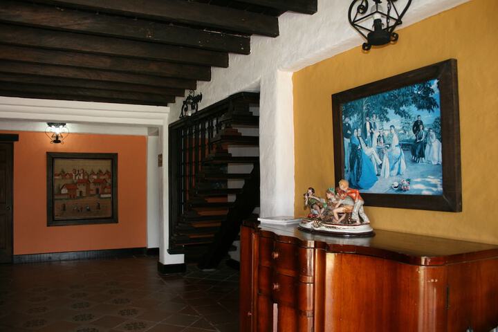 Ballroom/Hall 82 of 153