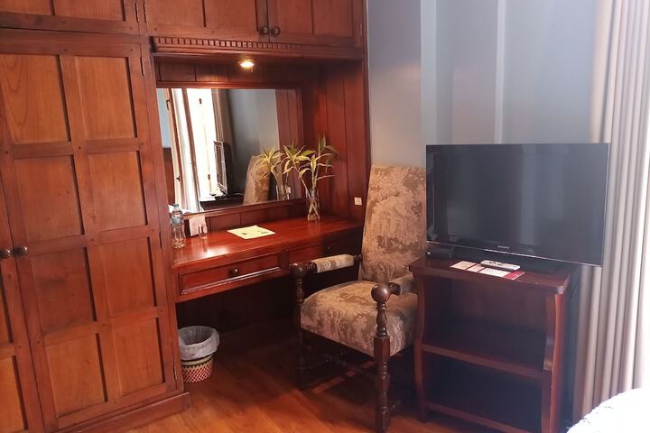Room 10 of 62