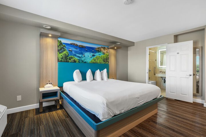King Bedroom (5 of 5)